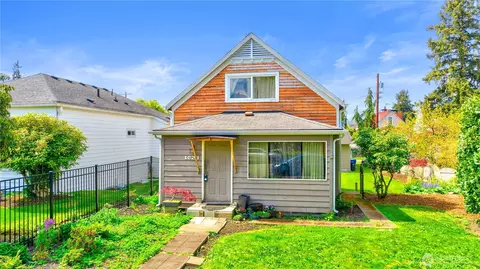 Exterior - 1628 Oakes Ave, Everett, WA 98201 photo 1 of 5