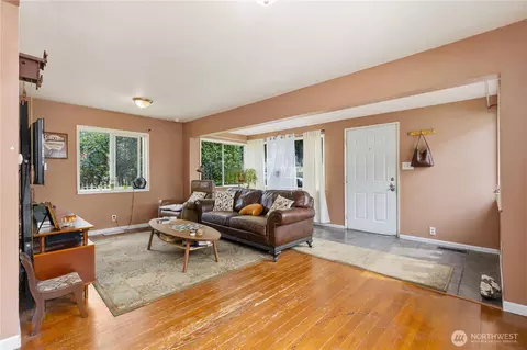 Living - 1628 Oakes Ave, Everett, WA 98201 photo 3 of 3