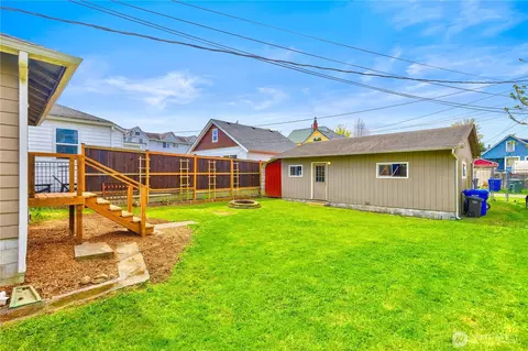 Exterior - 1628 Oakes Ave, Everett, WA 98201 photo 4 of 5