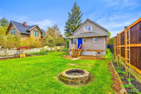Exterior - 1628 Oakes Ave, Everett, WA 98201 photo 3 of 5