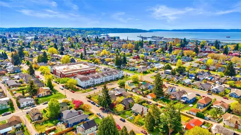 View/Area - 1628 Oakes Ave, Everett, WA 98201 photo 2 of 5