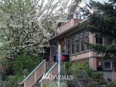 2033 10th Ave E, Seattle, WA 98102 photo 1