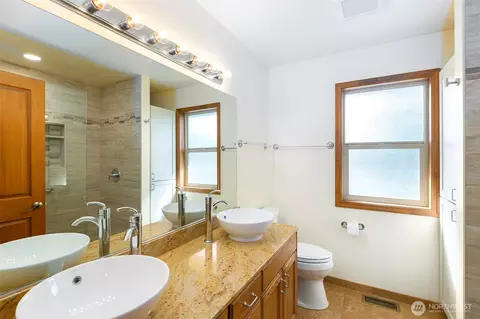 Bath - 81 Bon Jon View Way, Sequim, WA 98382 photo 4 of 5