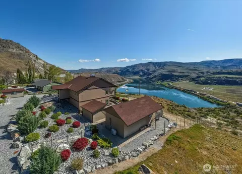 525 Columbia View Rd, Chelan, WA 98816