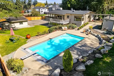 8726 Fruitland Ave E, Puyallup, WA 98371