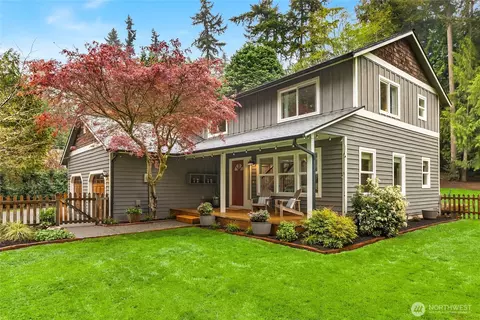 8450 Jennie Ave NE, Bainbridge Island, WA 98110