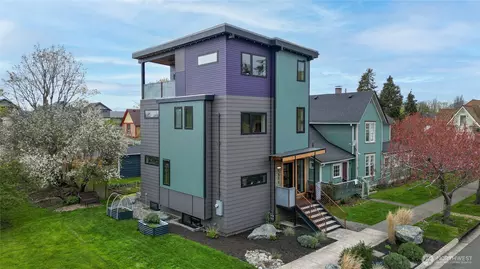 1311 Bancroft St, Bellingham, WA 98225