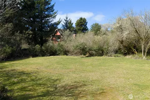 136 Jib St NW, Ocean Shores, WA 98569