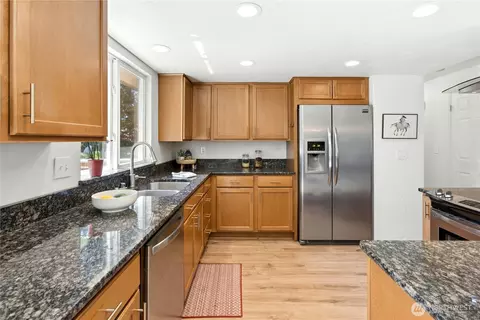 Kitchen - 2622 169th St SE, Bothell, WA 98012 photo 3 of 3
