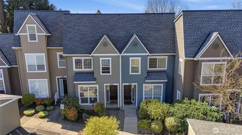 9008 NE 54th St #J39, Vancouver, WA 98662