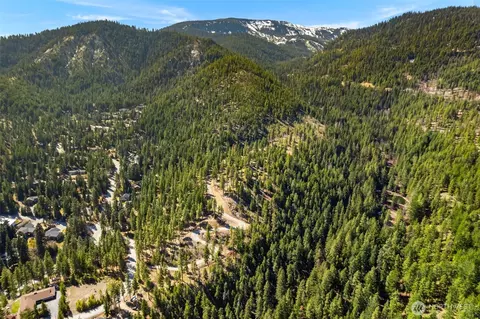 6424 Summit View Pl, Wenatchee, WA 98801