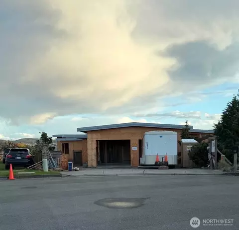 2011 Cove Pl, Anacortes, WA 98221