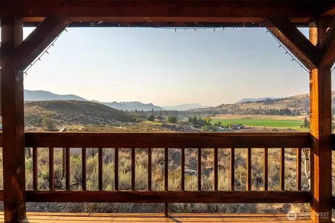 13 Serviceberry Rd, Winthrop, WA 98862