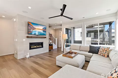 Living - 21724 25th Ave SE #A, Bothell, WA 98021 photo 1 of 3