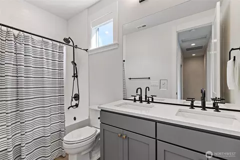 Bath - 21724 25th Ave SE #A, Bothell, WA 98021 photo 2 of 5