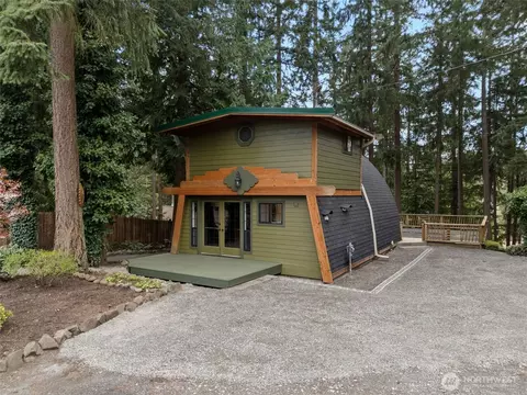 18821 68th St E, Bonney Lake, WA 98391