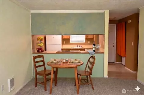 Dining - 2629 Rucker Ave #3, Everett, WA 98201 photo 1 of 1