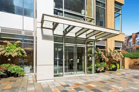 10610 NE 9th Pl #1206, Bellevue, WA 98004