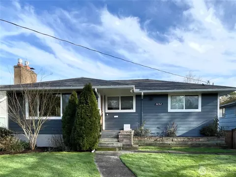 3232 33rd Ave W, Seattle, WA 98199