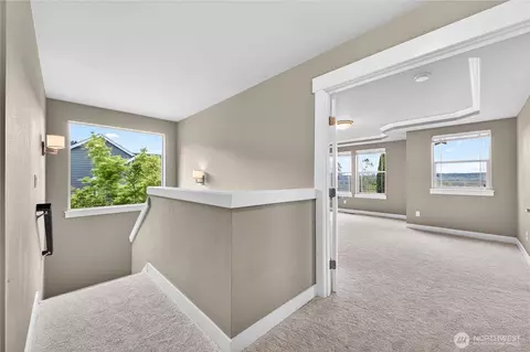 Entry Way - 8119 172nd Ave E, Sumner, WA 98390 photo 4 of 4