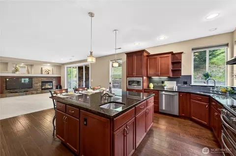 Kitchen - 8119 172nd Ave E, Sumner, WA 98390 photo 4 of 5