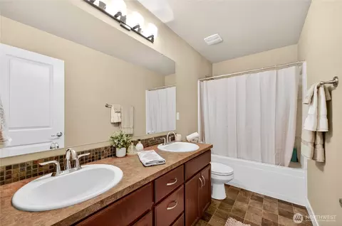 Bath - 8119 172nd Ave E, Sumner, WA 98390 photo 4 of 4