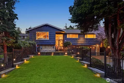 3601 NE 100th St, Seattle, WA 98125