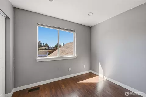 Bedroom - 21315 40th Ave E, Spanaway, WA 98387 photo 2 of 6