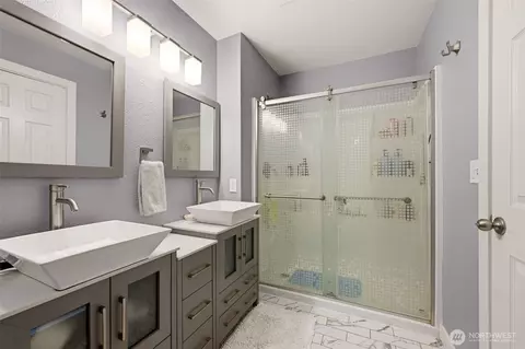 Bath - 21315 40th Ave E, Spanaway, WA 98387 photo 3 of 3