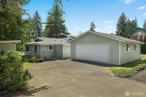 131 N Fairway Dr W, Hoodsport, WA 98548