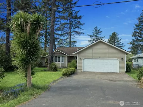 381 Dolphin Ave NE, Ocean Shores, WA 98569