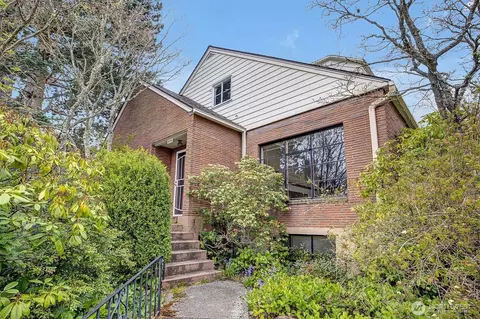 3002 NW 70th St, Seattle, WA 98117