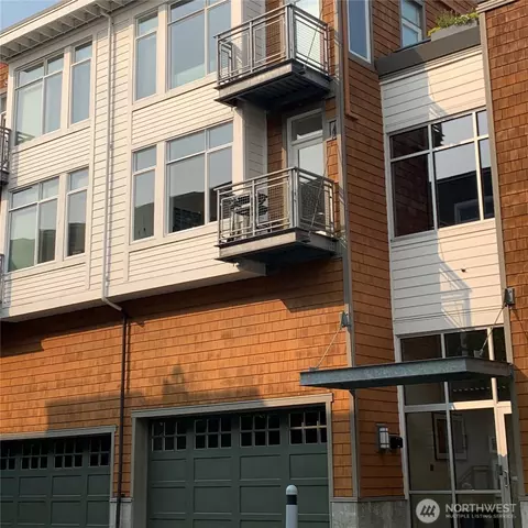 132 Harbor Square Loop NE #H02, Bainbridge Island, WA 98110