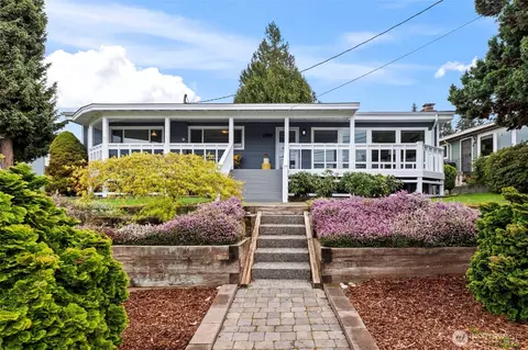 1767 N Bridgeview Dr, Tacoma, WA 98406