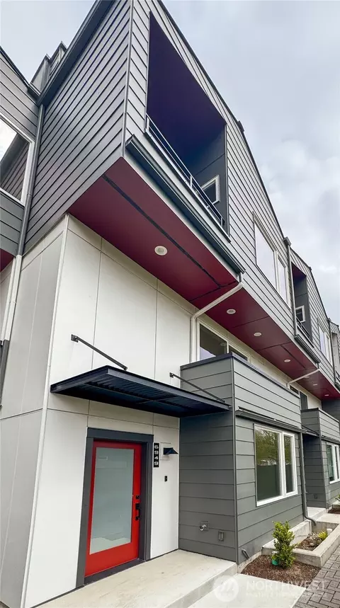 6949 42nd Ave S, Seattle, WA 98118