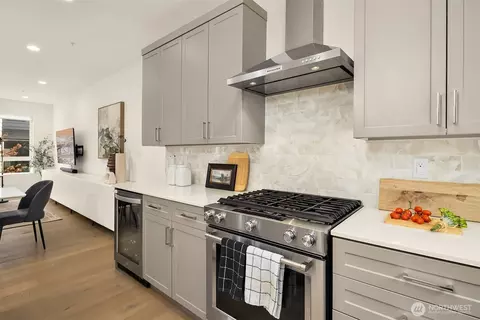 Kitchen - 18412 96th Dr NE #B, Bothell, WA 98011 photo 4 of 6