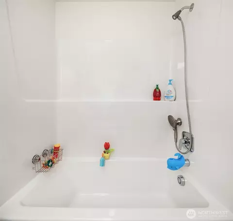 Bath - 18412 96th Dr NE #B, Bothell, WA 98011 photo 4 of 5