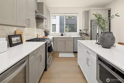 Kitchen - 18412 96th Dr NE #B, Bothell, WA 98011 photo 5 of 6