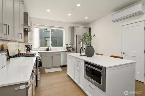 Kitchen - 18412 96th Dr NE #B, Bothell, WA 98011 photo 1 of 6