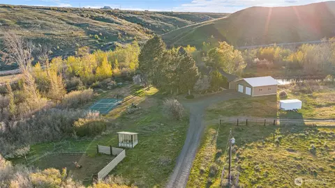 221 Cross Creek Dr, Ellensburg, WA 98926