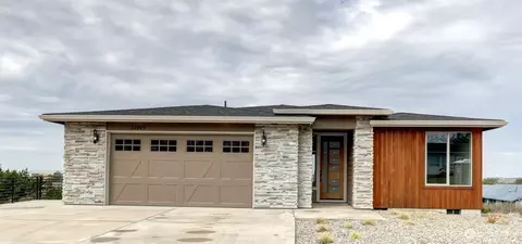 33509 J Pl NW, Ocean Park, WA 98640