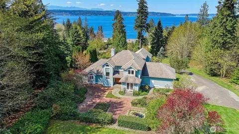 4193 S Camano Dr, Camano Island, WA 98282