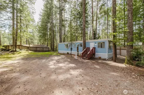 20 NE Lake Pl, Tahuya, WA 98588