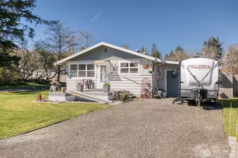 241 S Hoquiam St, Westport, WA 98595