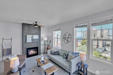 530 4th Ave W #410, Seattle, WA 98119