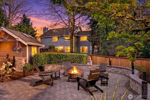 Exterior - 8907 NE 152nd Pl, Bothell, WA 98011 photo 2 of 8