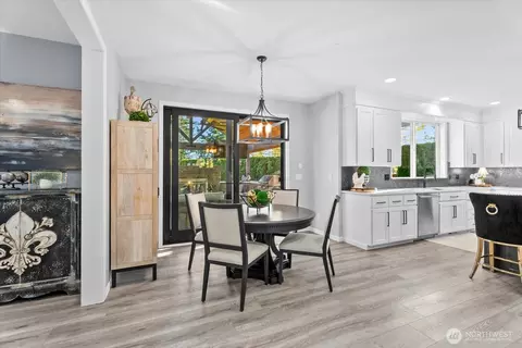 Dining - 8907 NE 152nd Pl, Bothell, WA 98011 photo 2 of 3