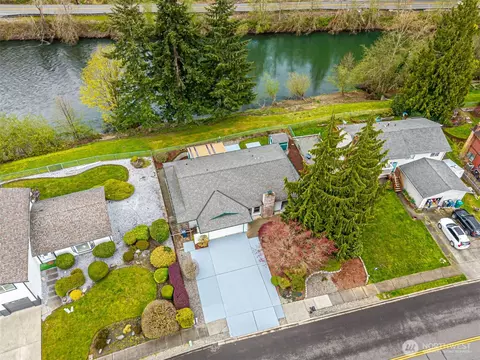 1808 Riverview Dr NE, Auburn, WA 98002