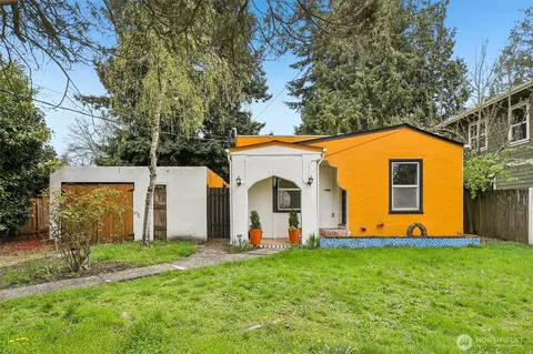 3513 SW 97th St, Seattle, WA 98126