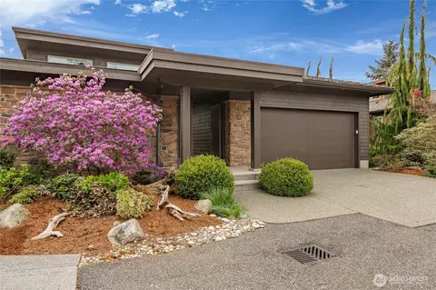 8771 Clubhouse Point Dr, Blaine, WA 98230